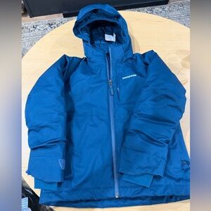 Patagonia Kids winter coat in Deep Blue